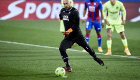 巴塞罗那大胜背后：争议判罚与球员红牌心情复杂